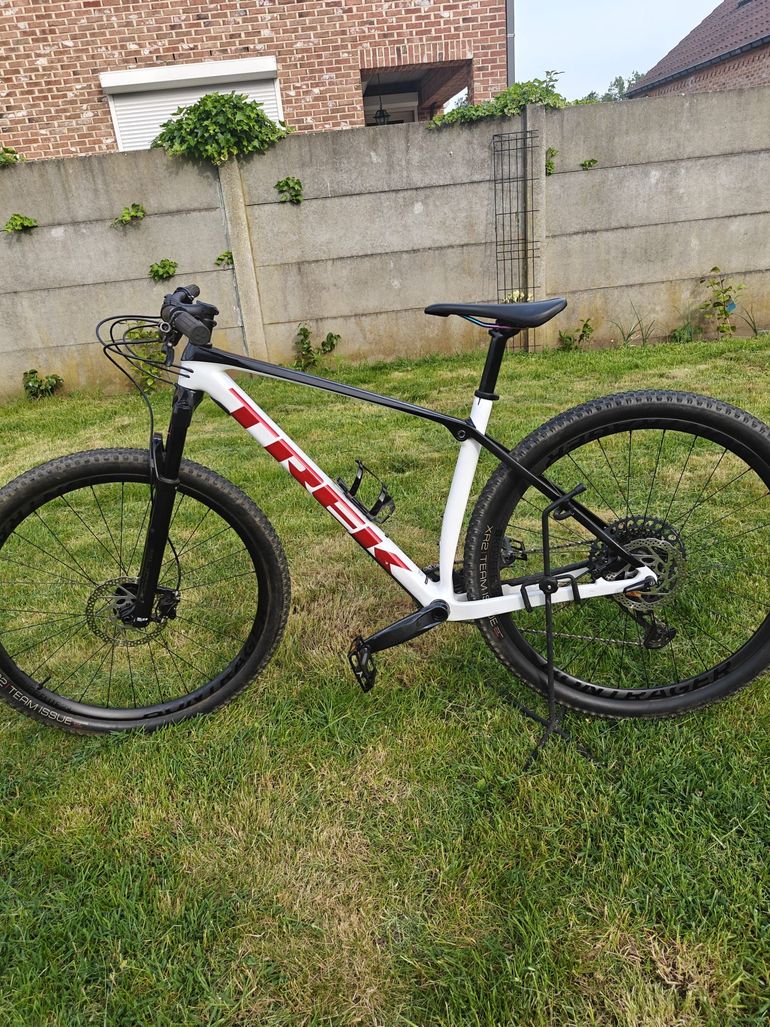 Used Trek Procaliber 9.7 2024 2024 Mountainbike, White, 29 — image 2 of 5