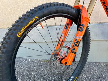 Pivot FIREBIRD Pro XT/XTR - Coil 2022 2022 Mountainbike usato, Arancione — immagine 5 di 12