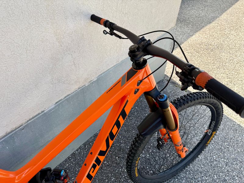 Pivot FIREBIRD Pro XT/XTR - Coil 2022 2022 Mountainbike usato, Arancione — immagine 3 di 12