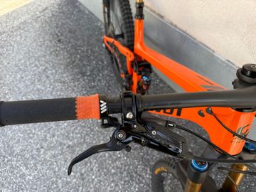 Pivot FIREBIRD Pro XT/XTR - Coil 2022 2022 Mountainbike usato, Arancione — immagine 11 di 12