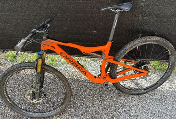 Used Orbea Oiz SRAM X01 Eagle 2022 Mountainbike, Orange — image 2 of 4