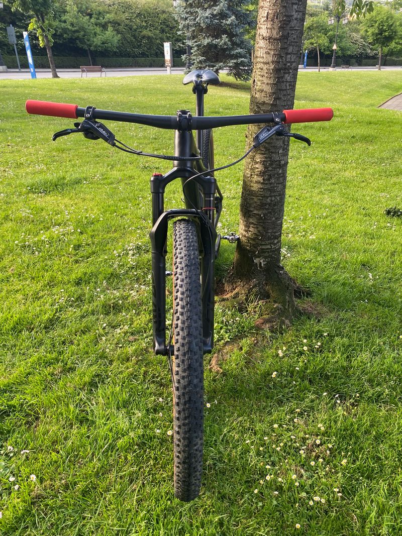 Used Specialized Epic Hardtail Expert 2020 2020 Mountainbike, Black, 29 — image 9 of 17