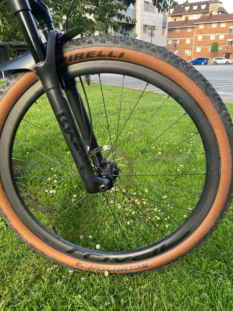 Used Specialized Epic Hardtail Expert 2020 2020 Mountainbike, Black, 29 — image 10 of 17