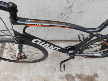 Used Giant FastRoad CoMax 2 2018 2018 Road & Gravel, Light Gray — image 7 of 14