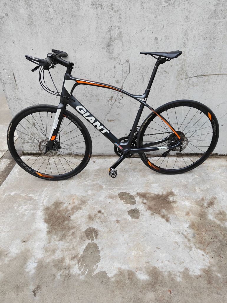 Used Giant FastRoad CoMax 2 2018 2018 Road & Gravel, Light Gray — image 1 of 14