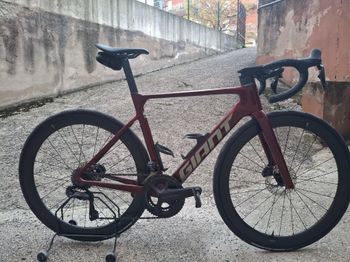 Used Giant Propel Advanced Pro 0 2024 2024 Road & Gravel, Red — image 6 of 9