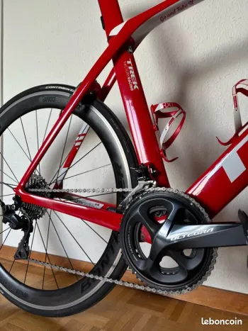 Used Trek Trek Madone SL6 2019 Road & Gravel, Red — image 2 of 6