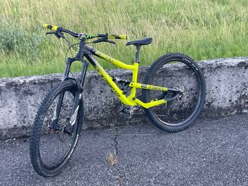 Used Commencal SUPREME JUNIOR 2018 2018 Youth, Orange — image 1 of 6