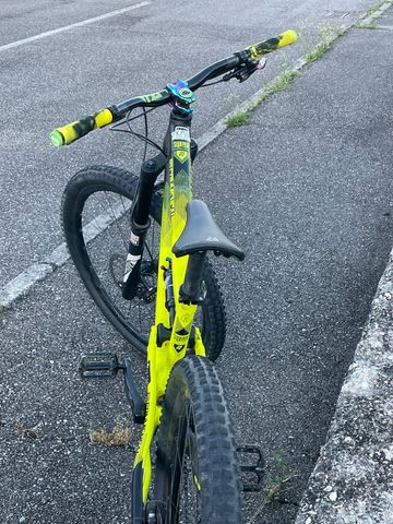 Used Commencal SUPREME JUNIOR 2018 2018 Youth, Orange — image 5 of 6
