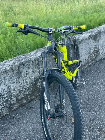 Used Commencal SUPREME JUNIOR 2018 2018 Youth — image 4 of 6