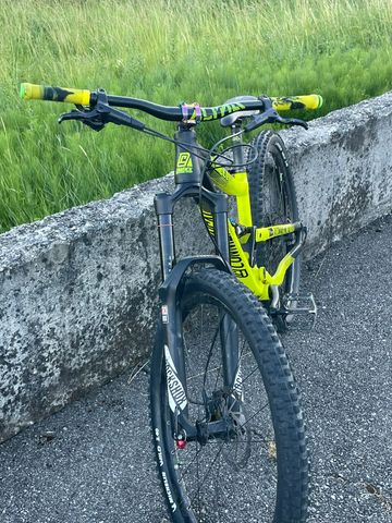 Used Commencal SUPREME JUNIOR 2018 2018 Youth, Orange — image 4 of 6