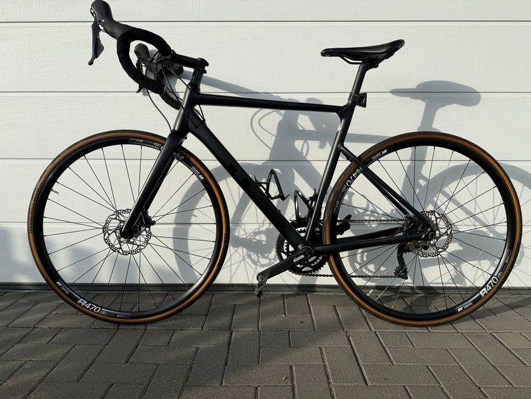Used Cannondale Caad 13 Disc 105 Matte Black, 54 Cannondale Caad 13 Disc 105 Matte Black, 54 Custom Shimano 105 2024 Road & Gravel — image 1 of 19
