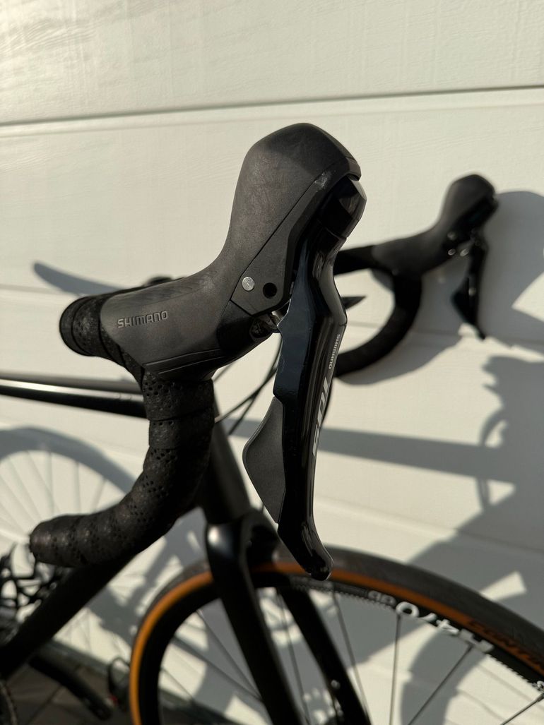 Used Cannondale Caad 13 Disc 105 Matte Black, 54 Cannondale Caad 13 Disc 105 Matte Black, 54 Custom Shimano 105 2024 Road & Gravel — image 10 of 19