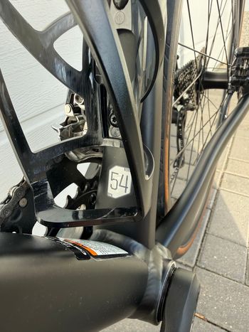 Used Cannondale Caad 13 Disc 105 Matte Black, 54 Cannondale Caad 13 Disc 105 Matte Black, 54 Custom Shimano 105 2024 Road & Gravel — image 5 of 19