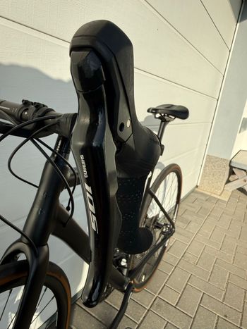 Used Cannondale Caad 13 Disc 105 Matte Black, 54 Cannondale Caad 13 Disc 105 Matte Black, 54 Custom Shimano 105 2024 Road & Gravel — image 11 of 19