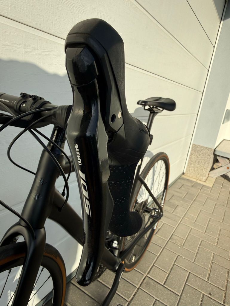 Used Cannondale Caad 13 Disc 105 Matte Black, 54 Cannondale Caad 13 Disc 105 Matte Black, 54 Custom Shimano 105 2024 Road & Gravel — image 11 of 19