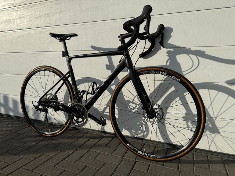 Used Cannondale Caad 13 Disc 105 Matte Black, 54 Cannondale Caad 13 Disc 105 Matte Black, 54 Custom Shimano 105 2024 Road & Gravel — image 7 of 19