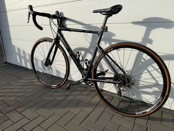 Used Cannondale Caad 13 Disc 105 Matte Black, 54 Cannondale Caad 13 Disc 105 Matte Black, 54 Custom Shimano 105 2024 Road & Gravel — image 2 of 19