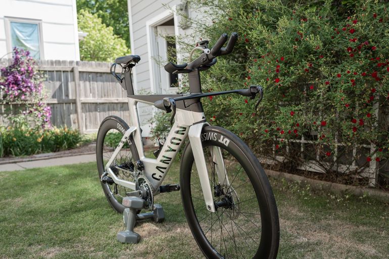 Used Canyon Speedmax CFR Disc eTap 2022 2022 Road & Gravel, Light Gray — image 3 of 16