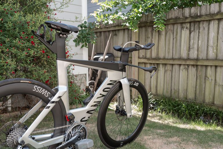 Used Canyon Speedmax CFR Disc eTap 2022 2022 Road & Gravel, Light Gray — image 4 of 16