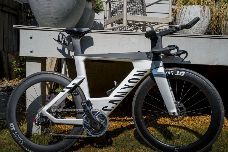 Used Canyon Speedmax CFR Disc eTap 2022 2022 Road & Gravel, Light Gray — image 1 of 16