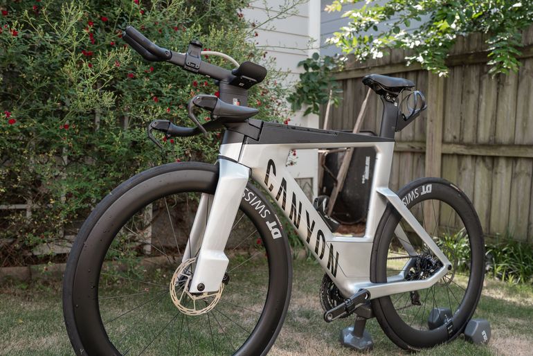 Used Canyon Speedmax CFR Disc eTap 2022 2022 Road & Gravel, Light Gray — image 15 of 16