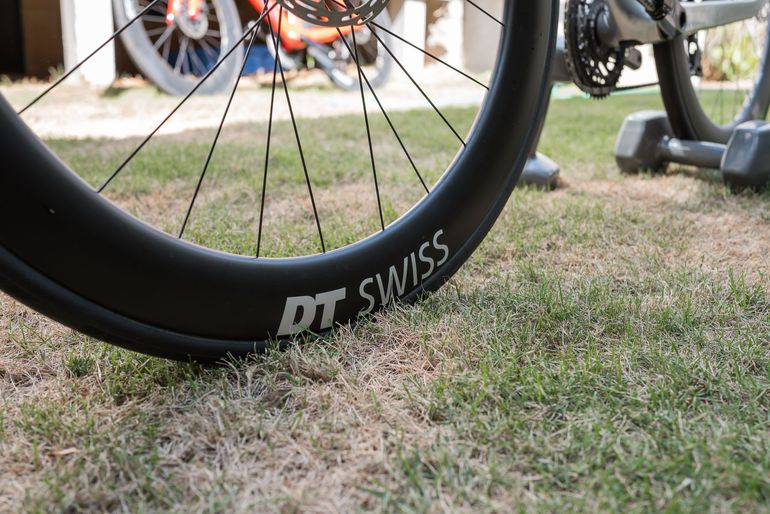 Used Canyon Speedmax CFR Disc eTap 2022 2022 Road & Gravel, Light Gray — image 2 of 16