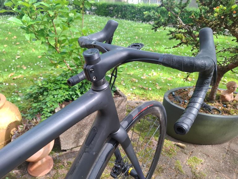 Used Specialized Aethos Expert - Shimano Ultegra Di2 2022 2022 Road & Gravel, Negro — image 8 of 15