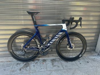 Gebrauchtes Canyon Aeroad CF SL 8 Disc 2023 2023 Road & Gravel, Blau — Bild 2 von 12