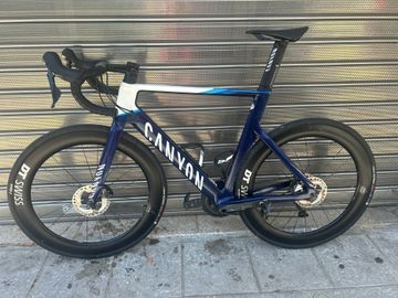 Canyon Aeroad CF SL 8 Disc 2023 2023 Road & Gravel usato