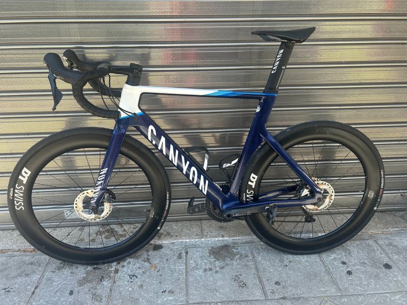 Używany Canyon Aeroad CF SL 8 Disc 2023 2023 Road & Gravel — zdjęcie 1 z 12