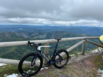 Używany Canyon Aeroad CF SL 8 Disc 2023 2023 Road & Gravel