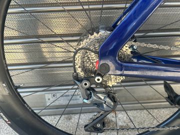 Używany Canyon Aeroad CF SL 8 Disc 2023 2023 Road & Gravel — zdjęcie 5 z 12