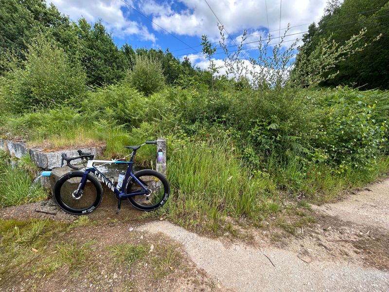 Używany Canyon Aeroad CF SL 8 Disc 2023 2023 Road & Gravel — zdjęcie 9 z 12