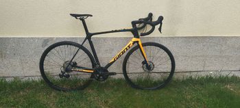 Used Giant TCR Advanced 1 Disc-KOM 2018 2018 Road & Gravel