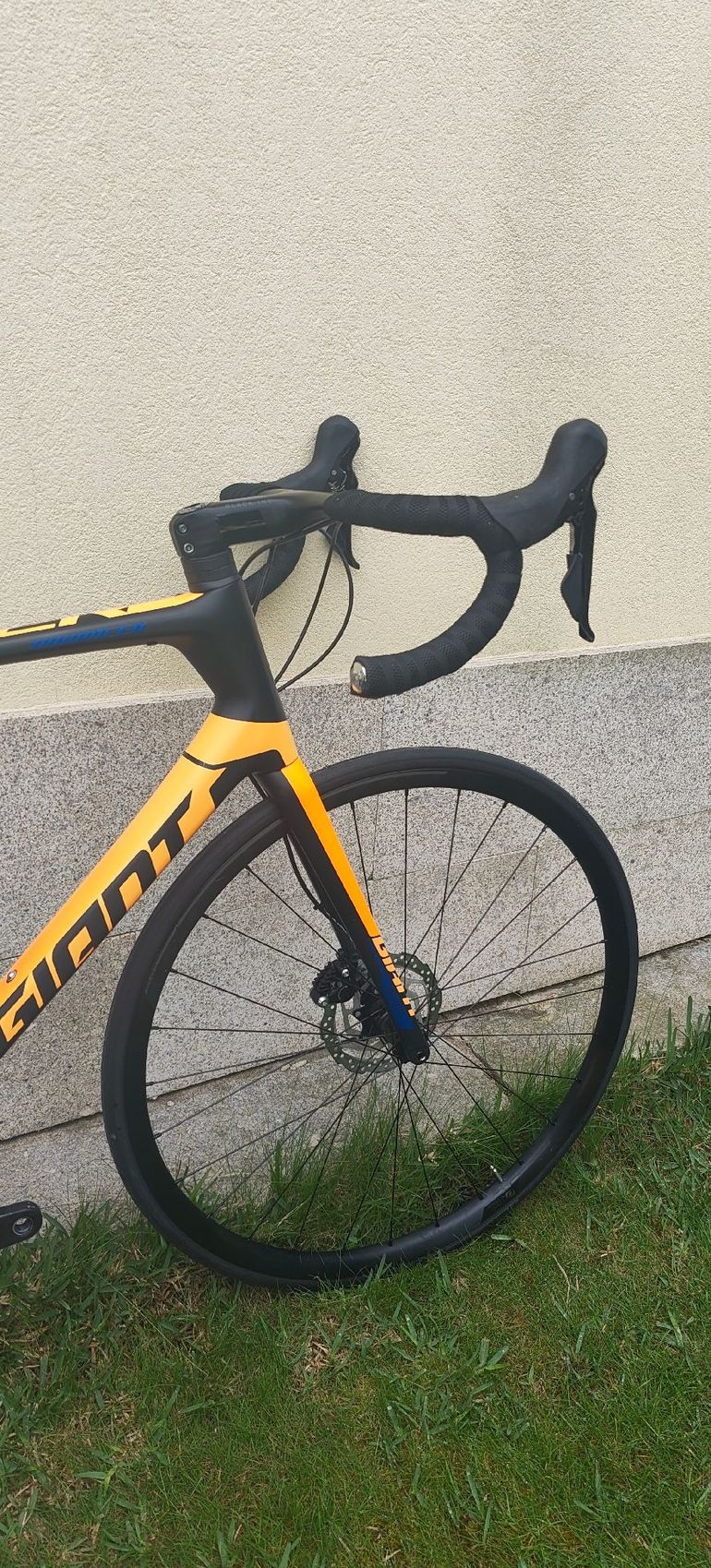 Used Giant TCR Advanced 1 Disc-KOM 2018 2018 Road & Gravel, Black — image 3 of 8