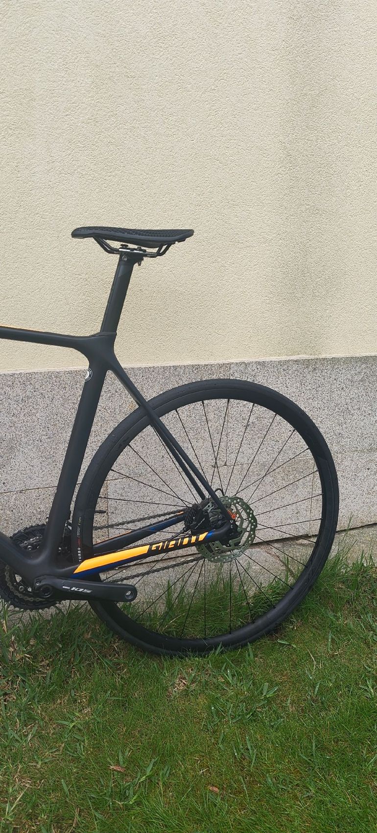 Used Giant TCR Advanced 1 Disc-KOM 2018 2018 Road & Gravel, Black — image 8 of 8