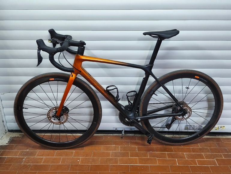 Used giant TCR Advanced pro 0 2022 Giant TCR Advanced pro 0 2022 Custom Shimano Ultegra Di2 2022 Road & Gravel — image 4 of 5