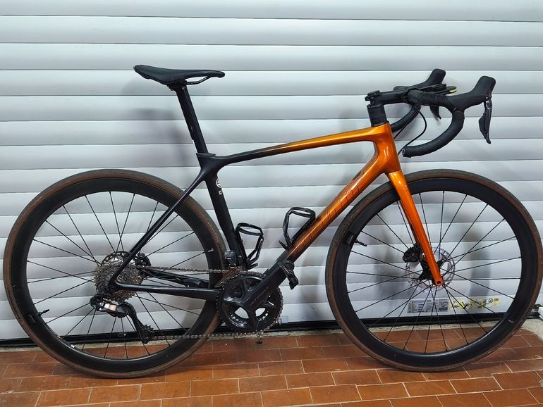 Used giant TCR Advanced pro 0 2022 Giant TCR Advanced pro 0 2022 Custom Shimano Ultegra Di2 2022 Road & Gravel — image 2 of 5