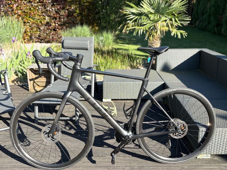 Used CUBE ATTAIN C:62, RACE 2025 2025 Road & Gravel — image 1 of 3