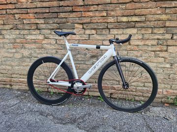 Used Vetta Custom 2026 Urban, White — image 2 of 3