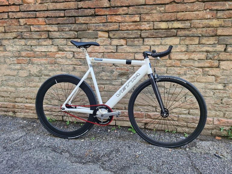 Used Vetta Vetta Custom 2026 Urban, White — image 2 of 3