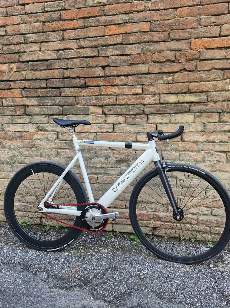 Used Vetta Vetta Custom 2026 Urban, White — image 3 of 3