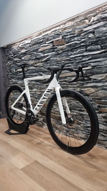 Used Canyon Aeroad CF SLX 7 Di2 2026 2026 Road & Gravel, White — image 2 of 20