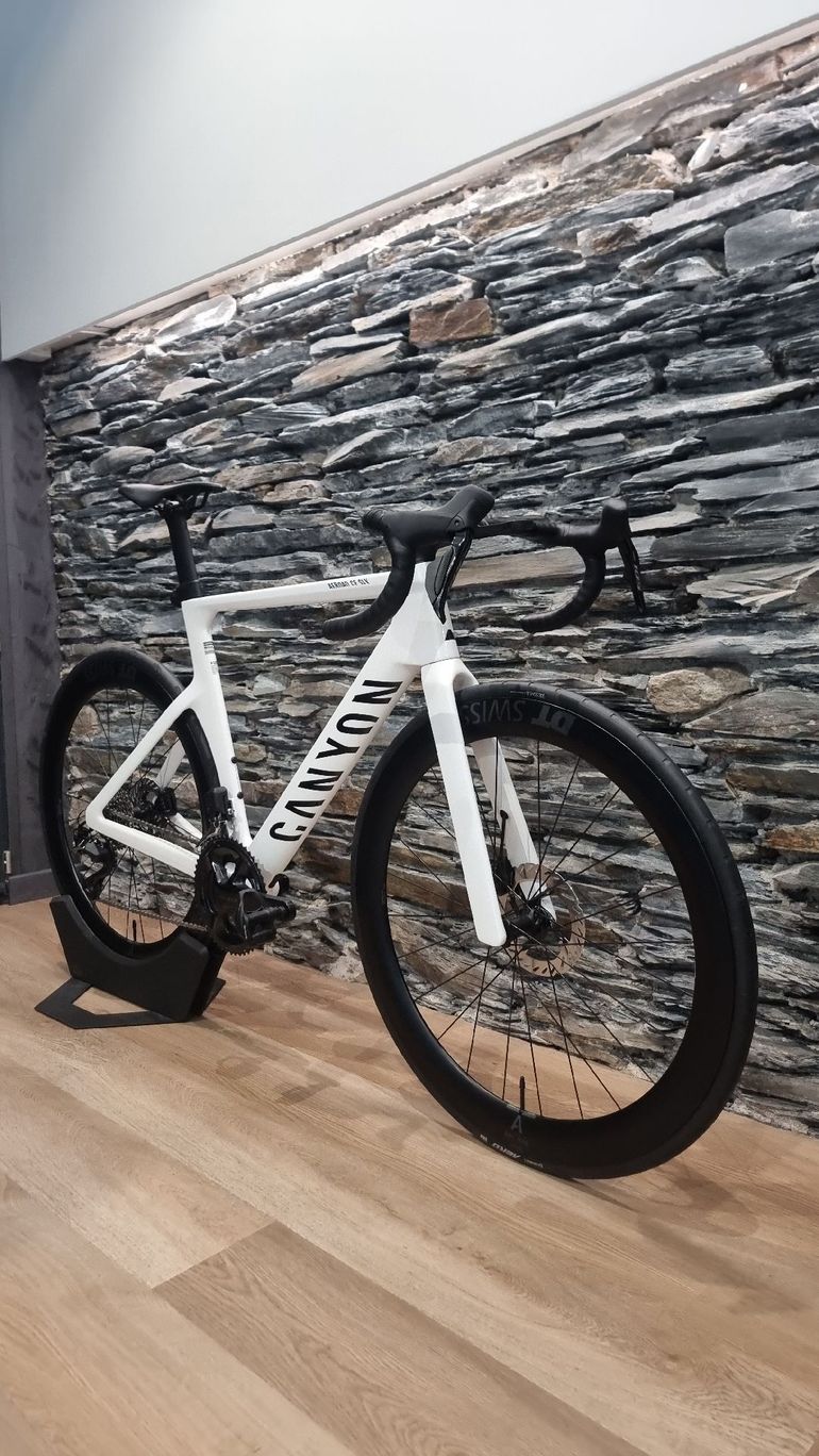 Used Canyon Aeroad CF SLX 7 Di2 2026 2026 Road & Gravel, White — image 2 of 20