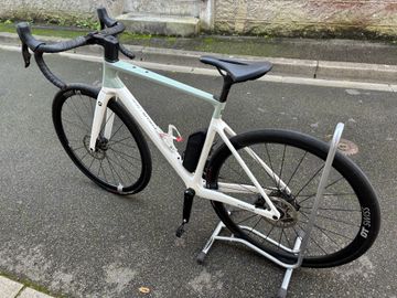 Tweedehands Focus PARALANE 8.8 2024 2024 Road & Gravel — afbeelding 1 van 10