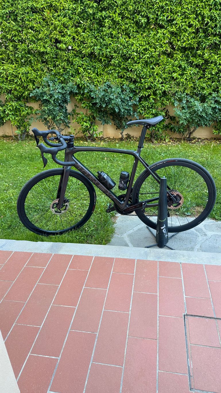 Used Trek Emonda Shimano 105 Di2 2024 Road & Gravel, Black — image 1 of 8