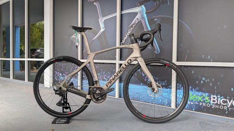 Used Pinarello GREVIL F5 - SHIMANO GRX 610 2024 2024 Road & Gravel