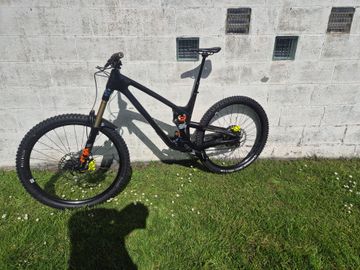 Propain SPINDRIFT 4 CF 29 Performance 2024 2024 Mountainbike usato, Nero — immagine 5 di 14