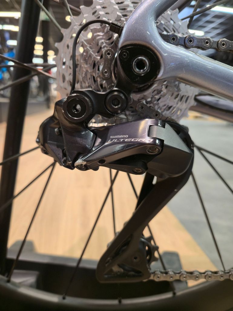 Used Giant TCR Advanced Pro 0 KOM 2026 2026 Road & Gravel, Light Gray — image 4 of 17